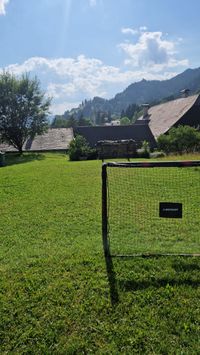 Tuin met voetbaldoeltjes